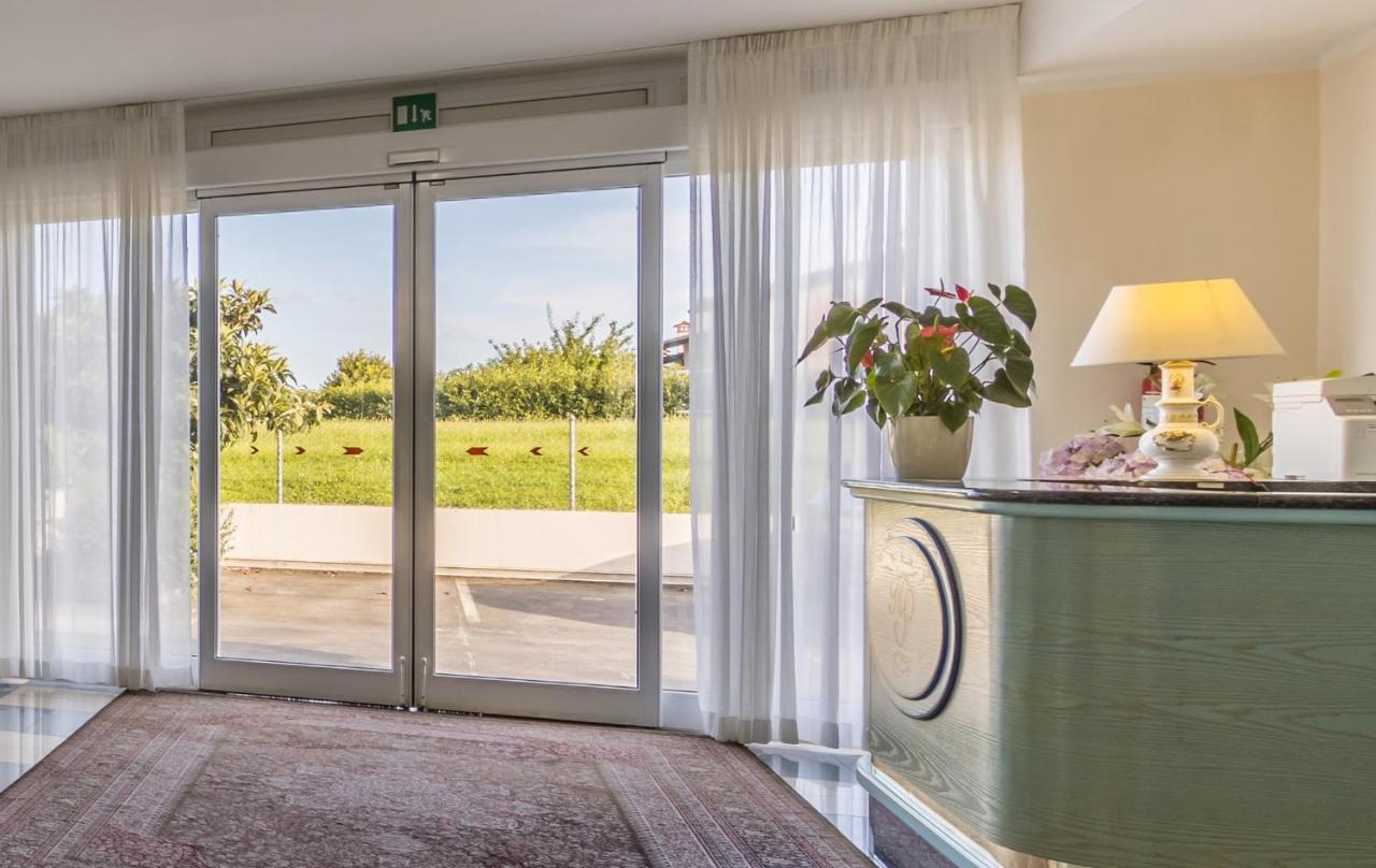 Aviano Palace Hotel Екстериор снимка