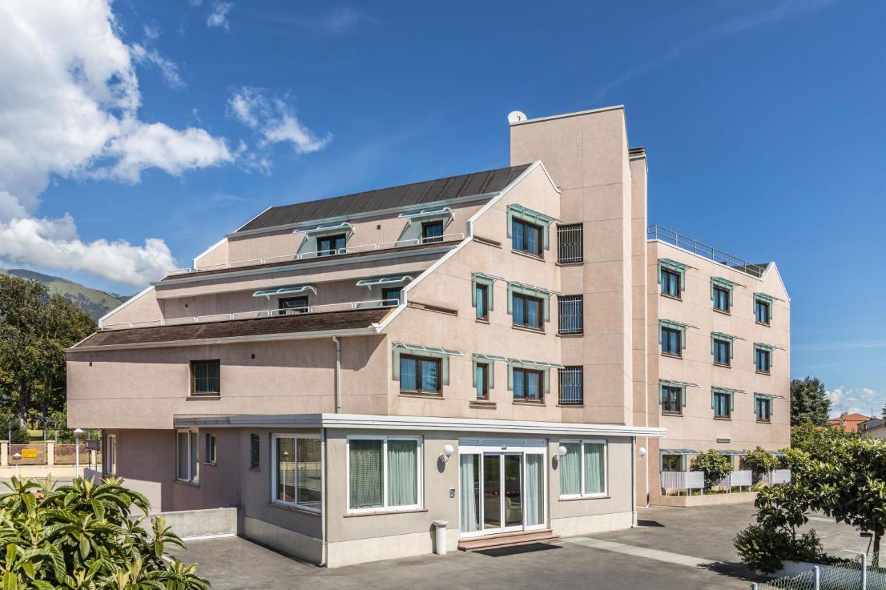 Aviano Palace Hotel Екстериор снимка