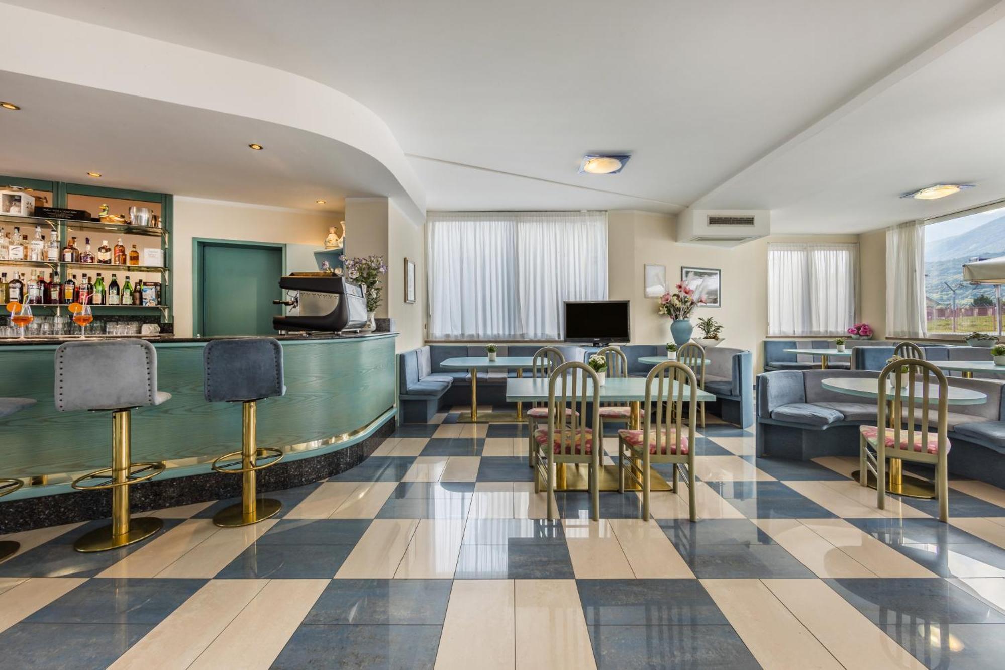 Aviano Palace Hotel Екстериор снимка